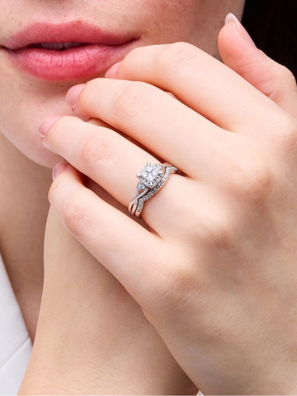 1/3 CT. T.W. Multi-Diamond Twist
Shank Bridal Set in 10K White Gold
SIZE:7